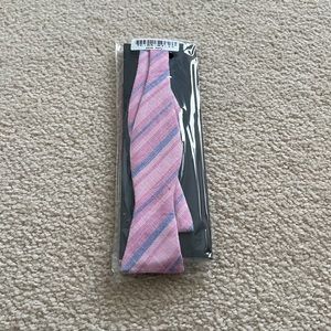 Brand new ties.com pink Katy bow tie